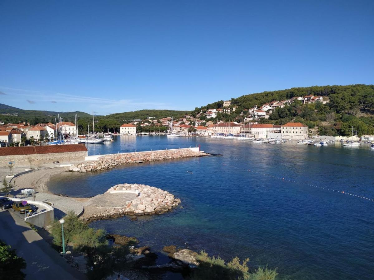 Apartments Peronja Jelsa Seafront Buitenkant foto