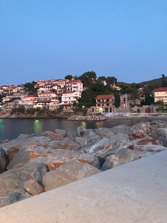 Apartments Peronja Jelsa Seafront Buitenkant foto