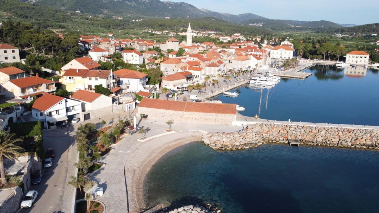 Apartments Peronja Jelsa Seafront Buitenkant foto