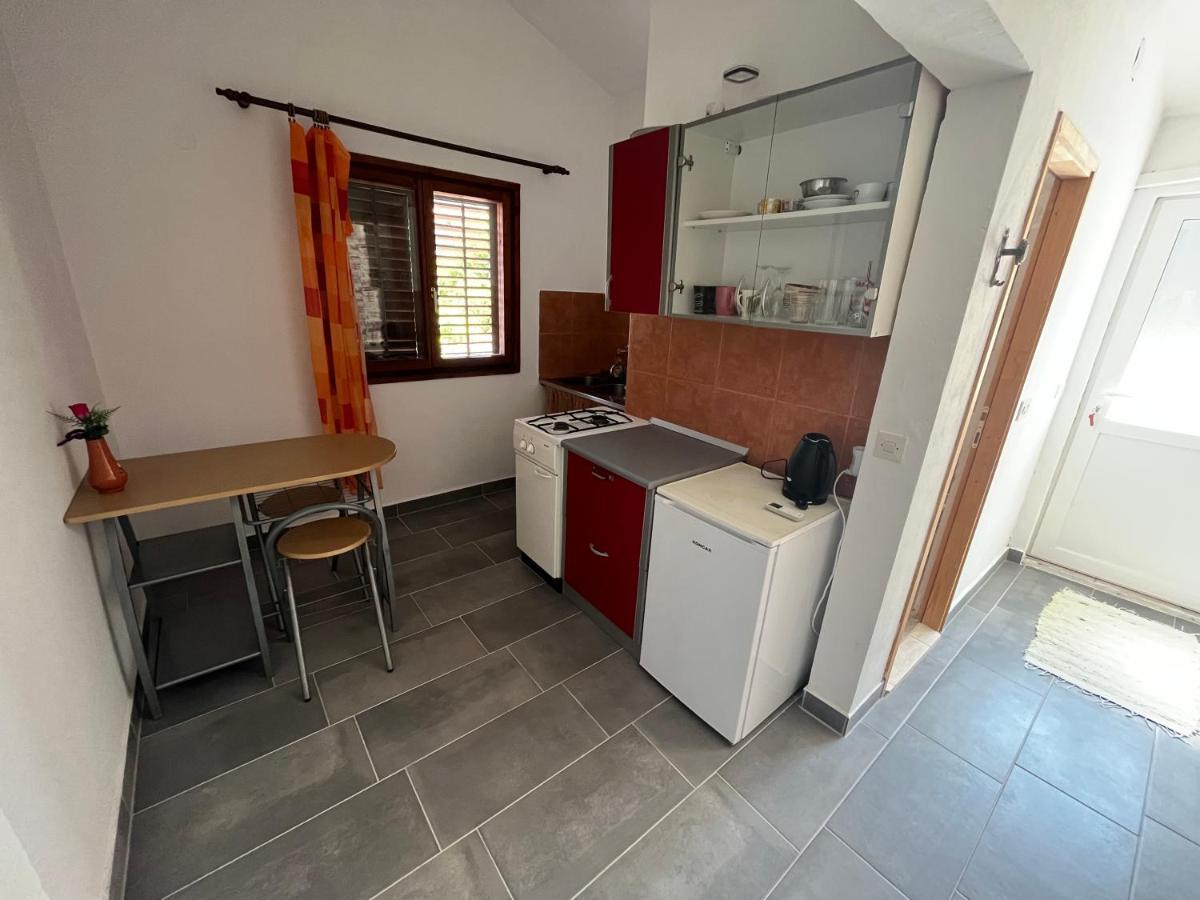 Apartments Peronja Jelsa Seafront Buitenkant foto