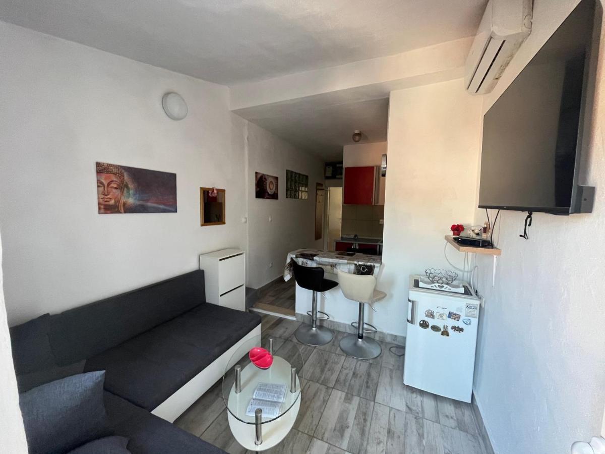 Apartments Peronja Jelsa Seafront Buitenkant foto