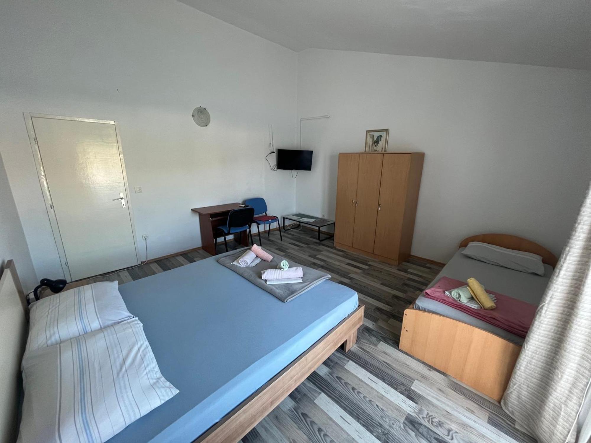 Apartments Peronja Jelsa Seafront Buitenkant foto