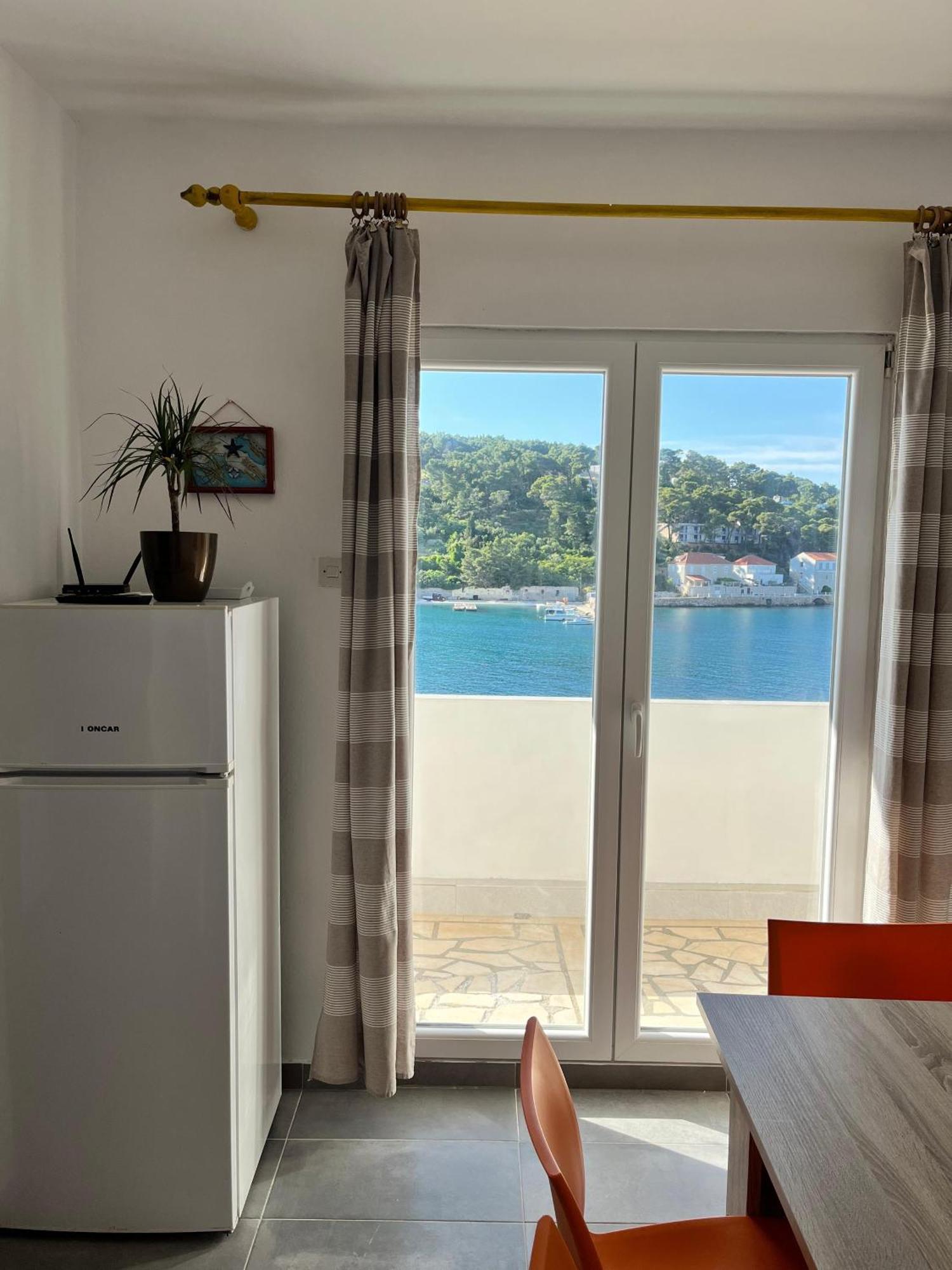 Apartments Peronja Jelsa Seafront Buitenkant foto